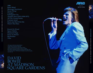 david-bowie-at-the-madison-square-garden-1974