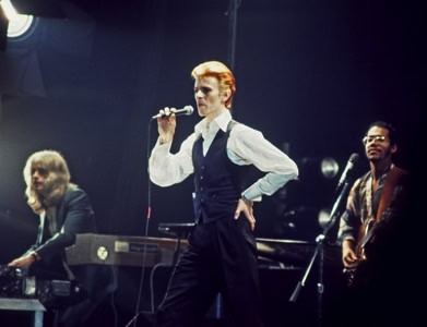 DAVID-BOWIE-more-dead-than-alive-1976