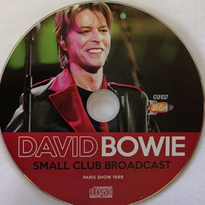 david-bowie-small-club-broadcast-R-13064833-1553425107-3808.jpeg