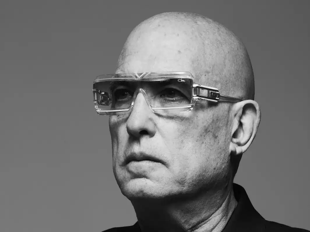 https://www.davidbowieworld.com/wp-content/uploads/2025/11/Mike-Garson_david-bowie.webp