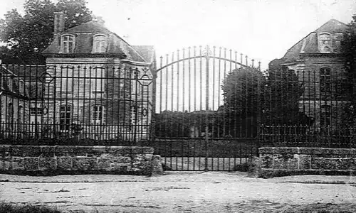 david-bowie-Château_d'Hérouville 1 Château d’Hérouville recording studio in France where David Bowie recorded Pin Ups