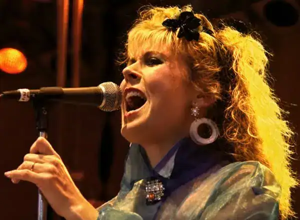 Tessa Niles live Aid