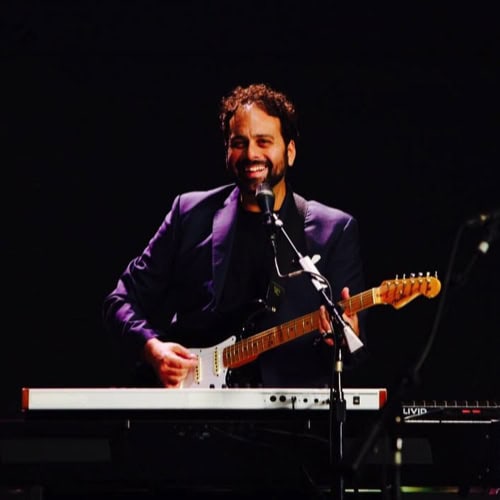 Jon Carin on stage