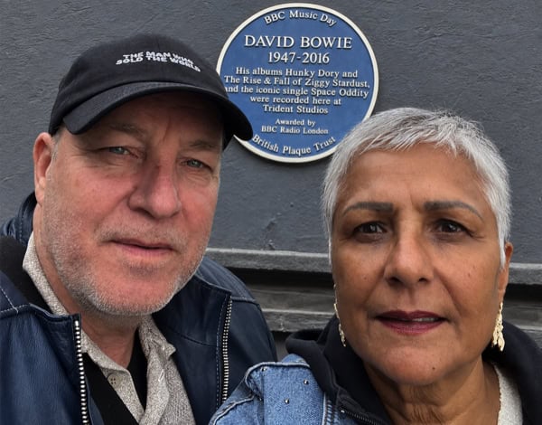 Didi and Bibi in London